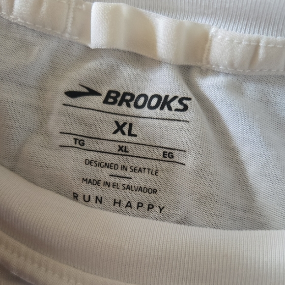 Brooks Tank Top - Picture 2 of 4